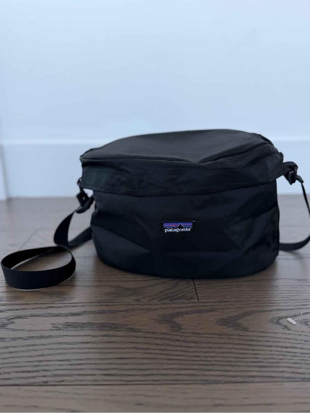 Patagonia Black Compact Messenger Shoulder Bag